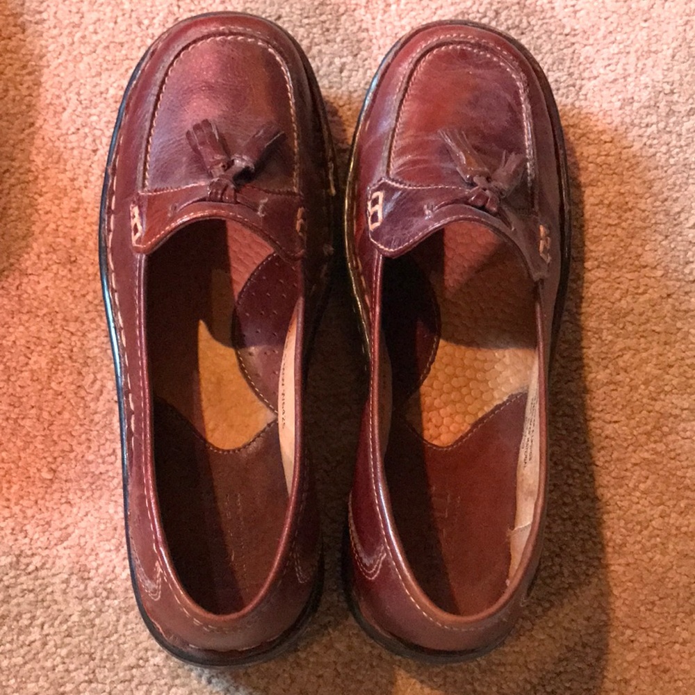 Born Women’s tassel shoes